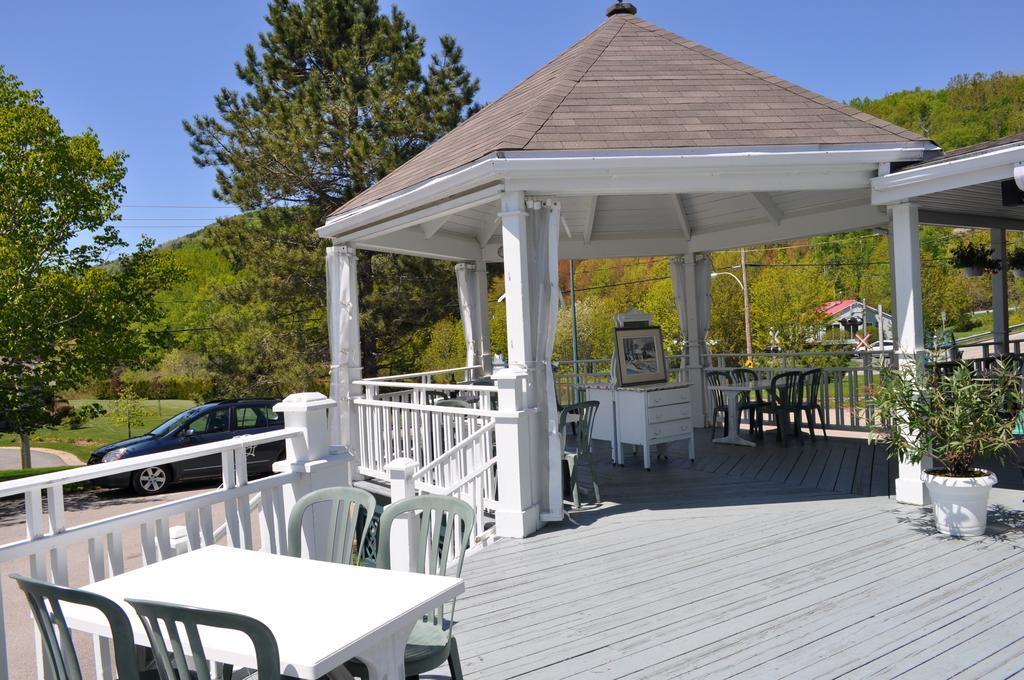 Auberge Beausejour Les Eboulements Exterior photo